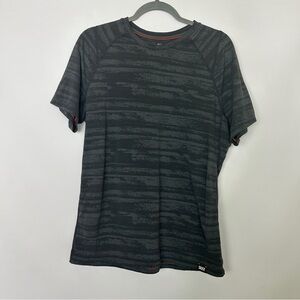 SAXX Aerator Performance T-Shirt Men's Size M Gray Camouflage Athletic Wear